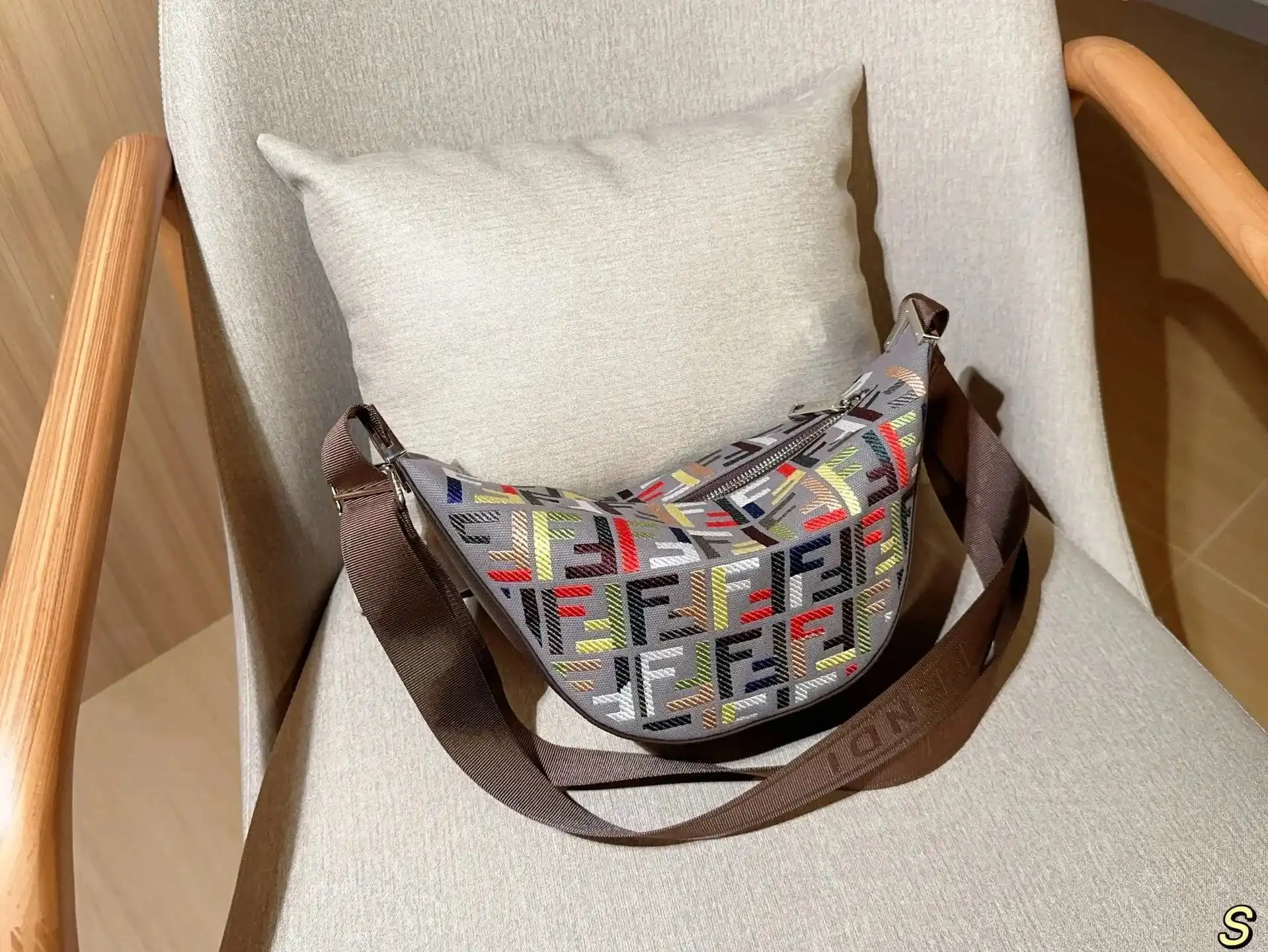 FENDI FF Logo Belt Bag