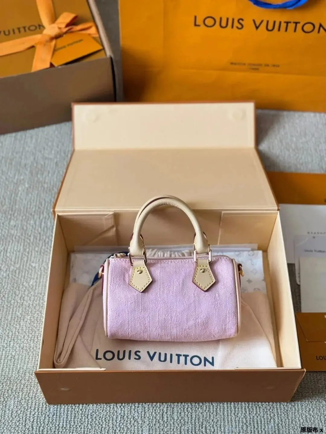 Louis Vuitton Women's Bags 2