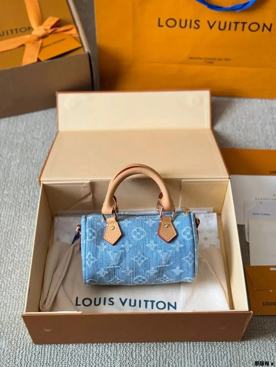 Louis Vuitton Women's Bags 3