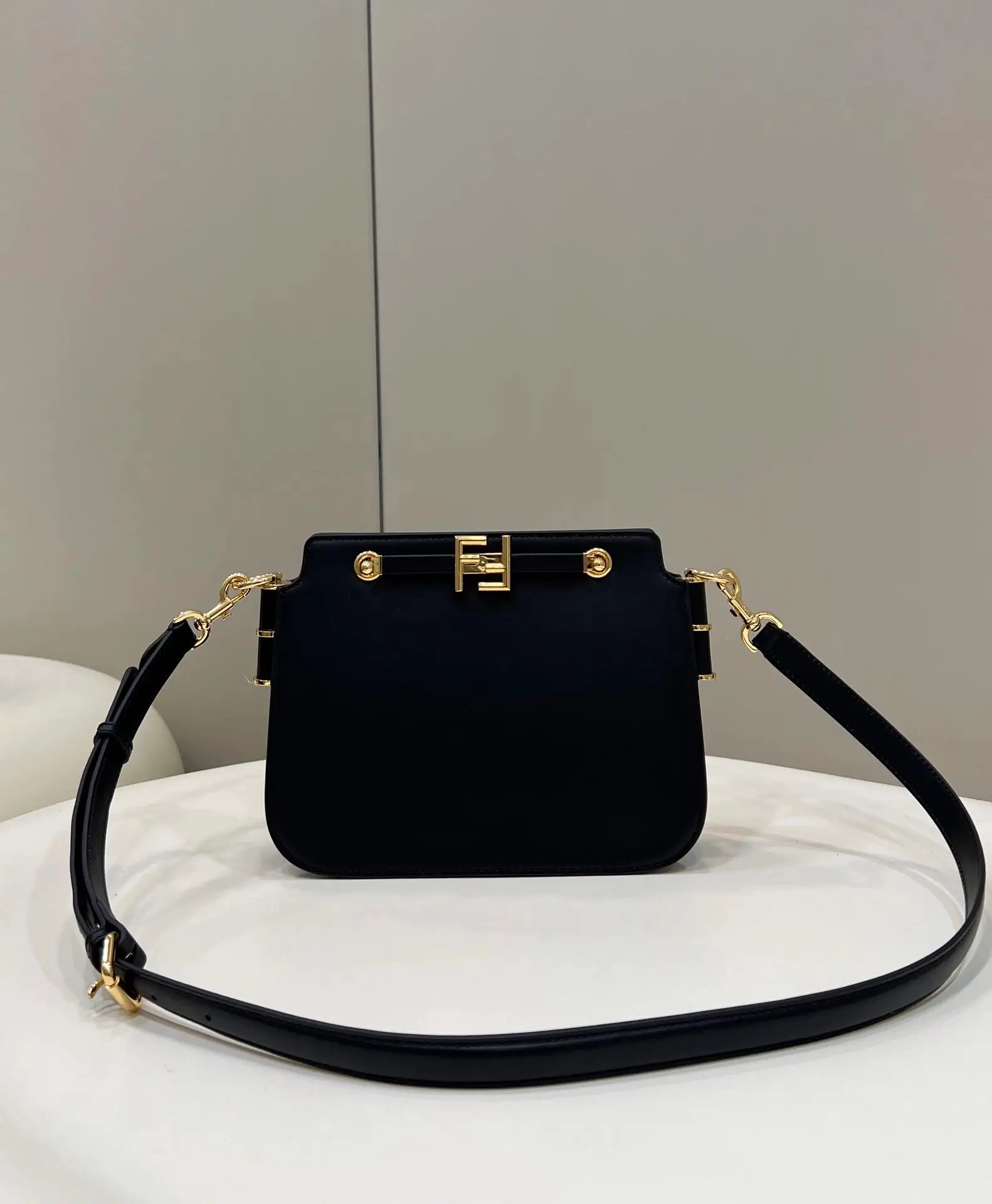 Fendi Crossbody Bags 3