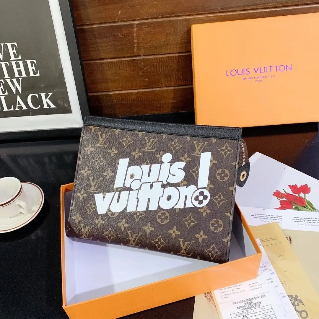 Louis Vuitton Crossbody Bags 3