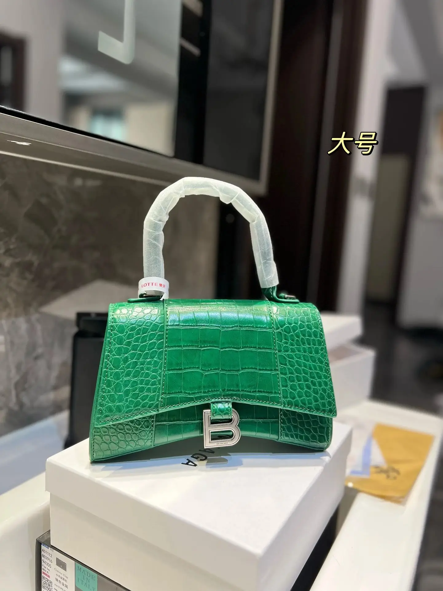 Balenciaga Handbags 2